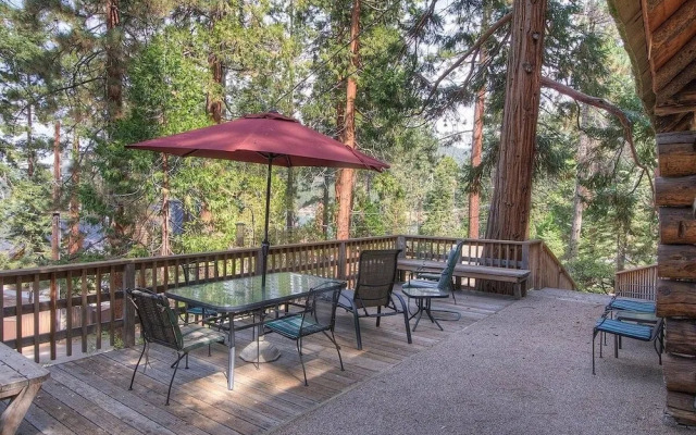 Zephyr Cabin 3 Bedroom Home by RedAwning