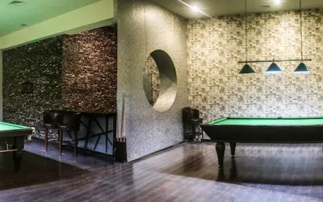 Circle Club