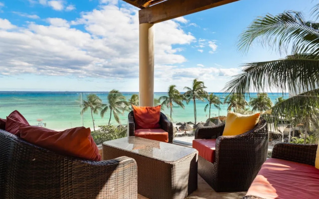 Elements Penthouse 22 4 Bedroom Condo by RedAwning