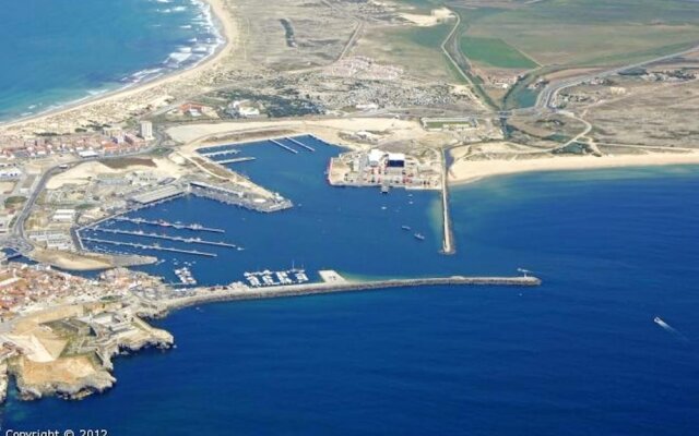 Apartment with One Bedroom in Peniche, with Terrace And Wifi - 400 M From the Beach