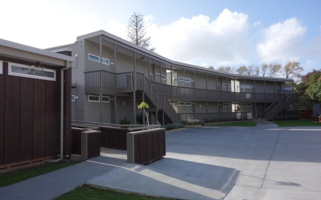 Parakai Springs Lodge