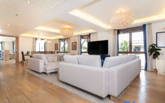 Phuket Seaview with Pool and Rooftop 4 Bedroom Skyvilla