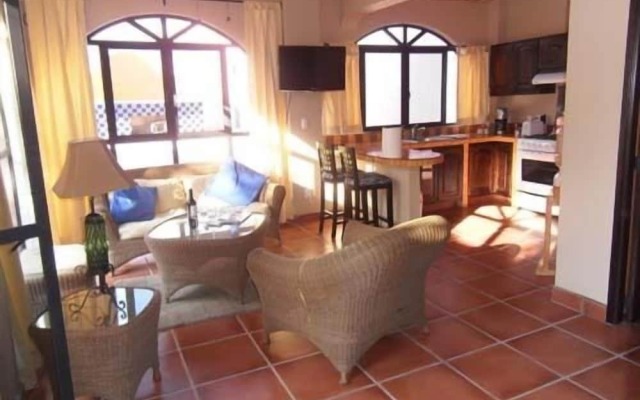 Lolitas Inn