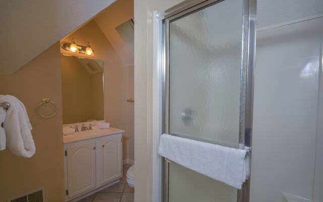 By the Lake 5 Bedroom House