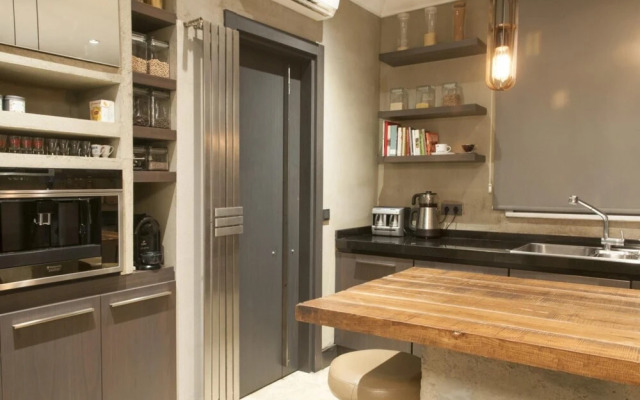 Charming Flat 450 m to City s Mall in Tesvikiye