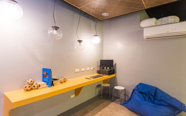 MNL Beach Hostel Boracay