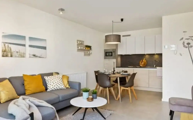 Apartment With Natural Swimming Pool