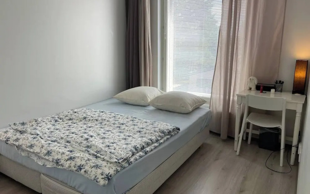 Room-cozy 3 Bedroom Apartment in Heart o