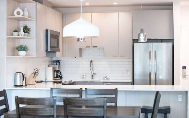 The Grizzly Basin by Revelstoke Vacation