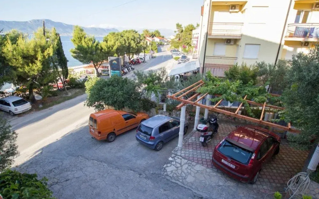 David - 20m From the Beach With Parking - A2