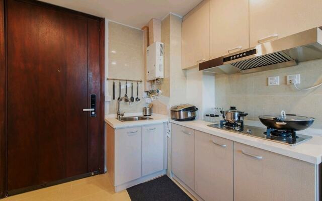Changjiang Dong Metro Apartment