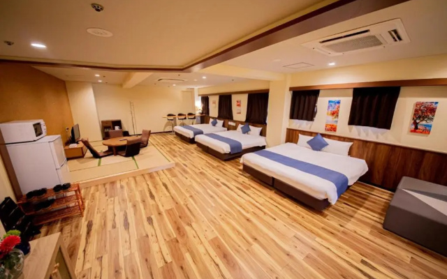Rycom Crystal Hotel