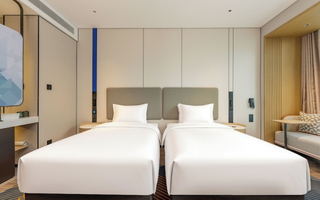Holiday Inn Express Qinhuangdao Haigang By IHG – Guest Rooms – Qinhuangdao