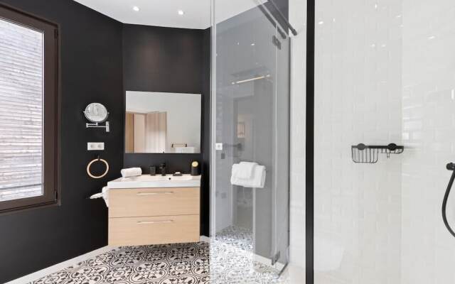 Stunning 2 Bed Apartment, Sleeps 4