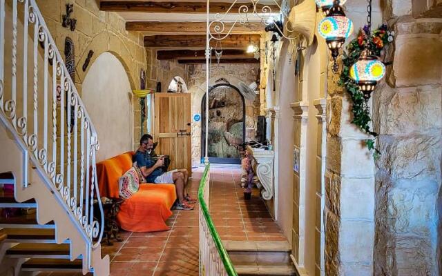 1500 Little Pink House in Kalkara Creek