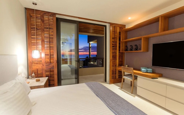 Sunny Vacation Condo 6