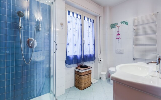 Vatican House - Near Metro Station