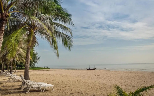 The Beach Palace 2BR Luxury Beachfront