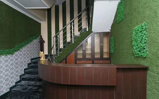 4Seasonz By OYO Rooms