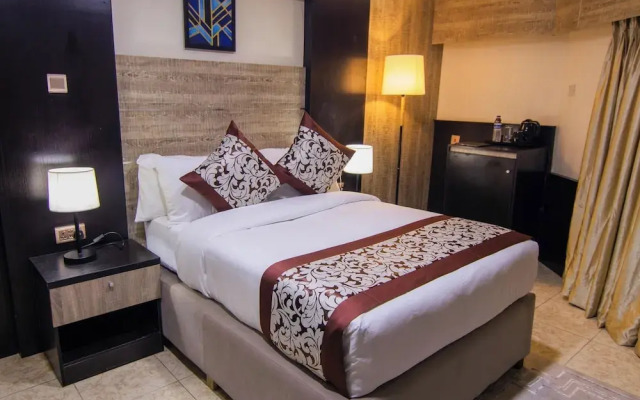 Bon Hotel Royal Parklane