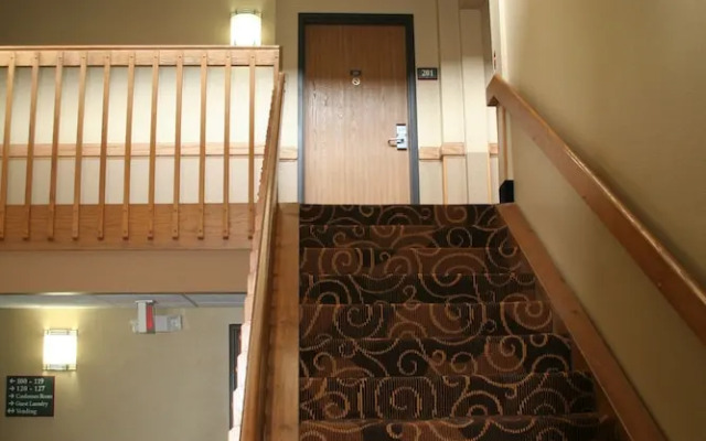 AmericInn Lodge & Suites Elkhorn