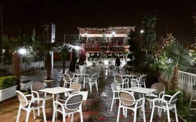 Bajovah Apartments & Restaurant