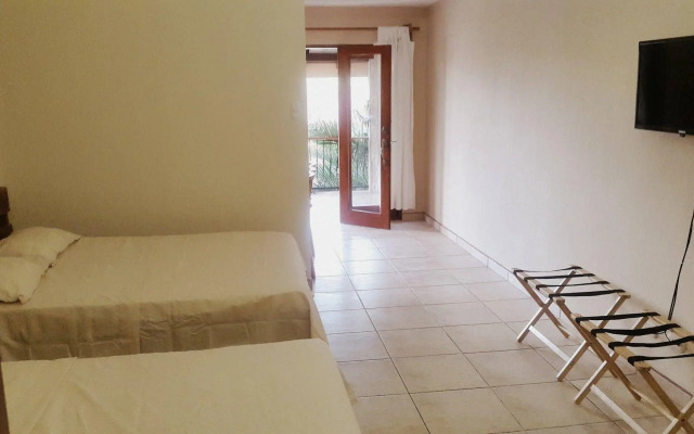 Hotel Palmeras Carrillo Beach