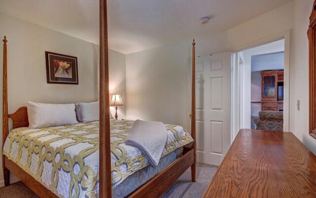 Aspen Heights Lodge 4 Bedroom Home by RedAwning