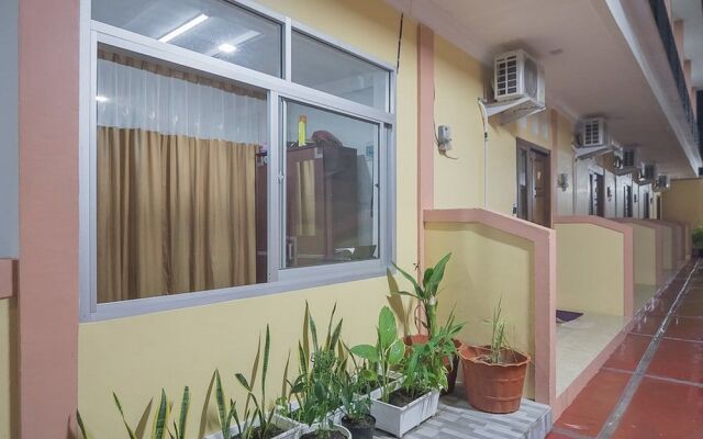 RedDoorz near RSUD Dr. Abdul Aziz