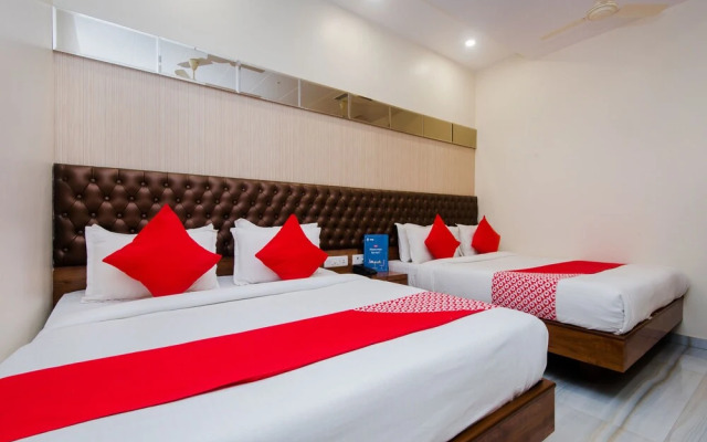 OYO 9327 Royce Executive