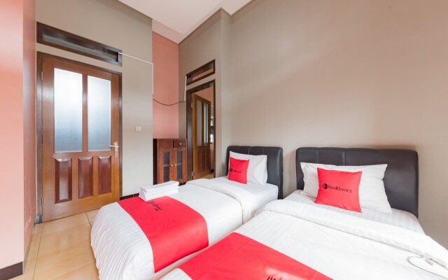 RedDoorz Syariah near Politeknik Negeri Bandung Campus