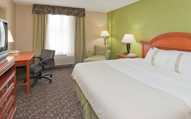 Quality Inn & Suites Downtown Mansfield