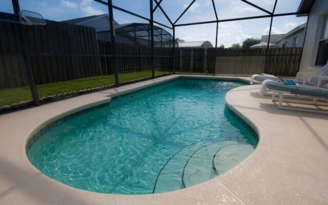 Ir021or 3 Bedroom Home by RedAwning