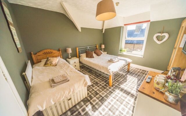 Compton Guest House