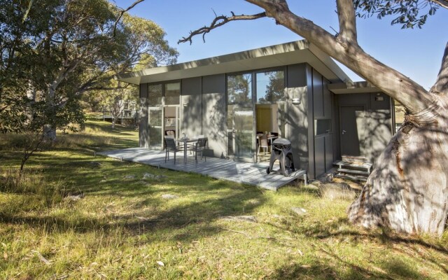Ecocrackenback 11 'Sustainable, luxurious chalet close to the slopes.'