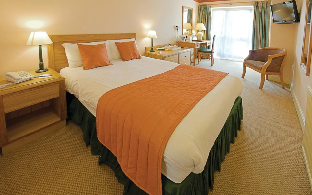 Knights Hill Hotel & Spa