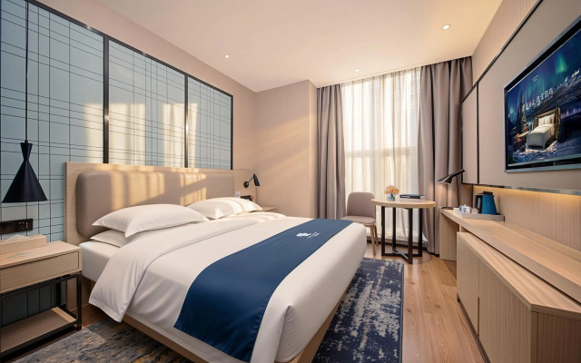 Echarm International Hotel Canton Tower Pazhou Convention and Exhibition Center Lujiang Metro Station Branch - Free Shuttle Bus to Canton Fair Complex During Canton Fair Period – Guest Rooms – Guangzhou