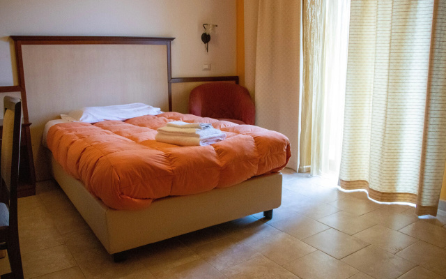 Helios Hotel