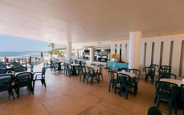 Azul Ixtapa Beach Resort and Convention Center - All Inclusive