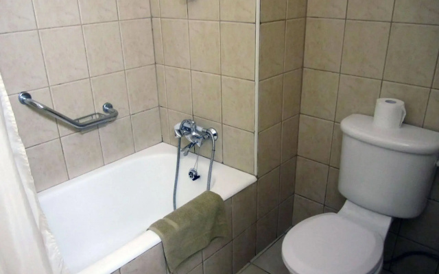 Senator  Apartments - Adults Only