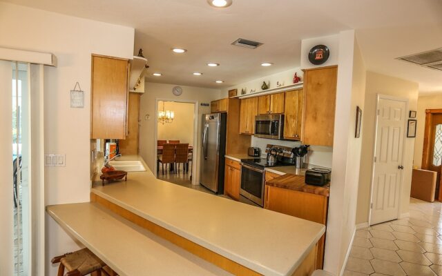 250 Albatross St. - M