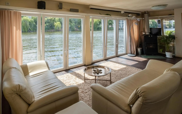 Eastern & Western Comfort Hostelboat