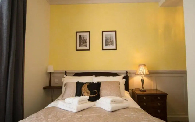 East Walls Hotel