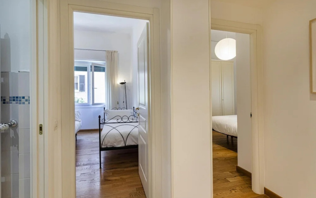 Light Apartment in Albaro