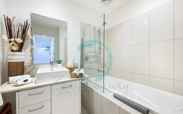 ZEN BY THE WATER - Darwin's Premier Ocean View Family Retreat