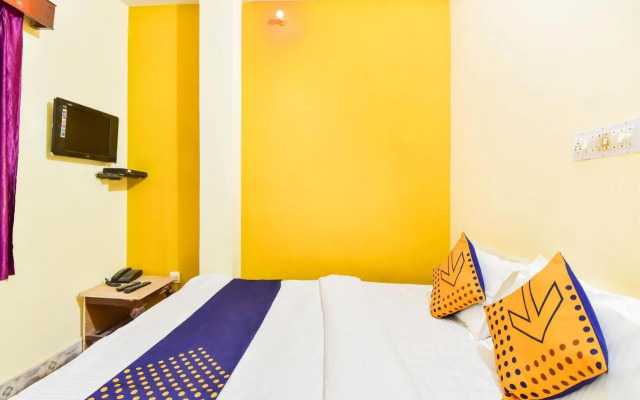 Hotel Tri-Lok Palace