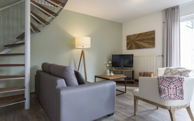 Comfortable Villa with Combi-Microwave in Green Surroundings