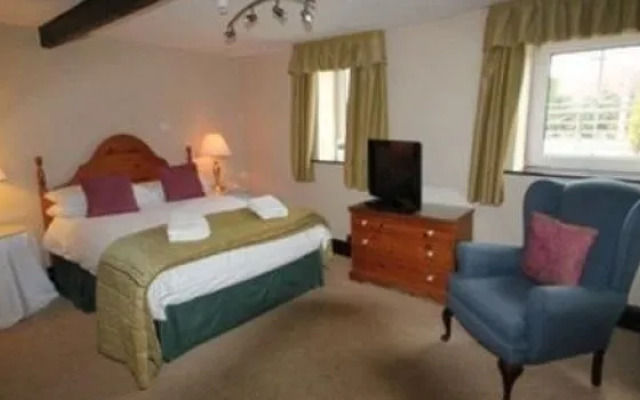 Three Acres Inn & Restaurant