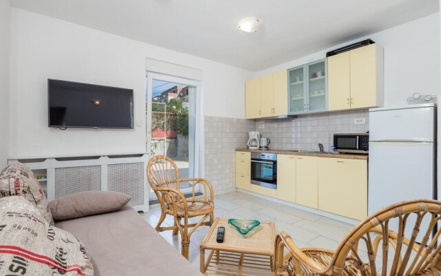 Nice Home in Sv.juraj With Wifi and 3 Bedrooms