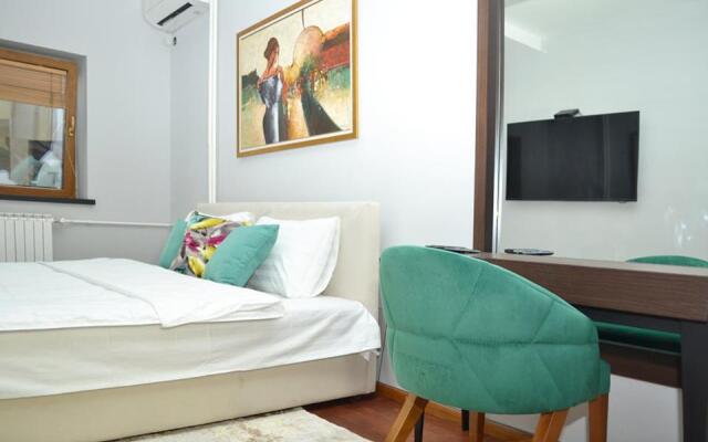 He-Ra Apartment 4